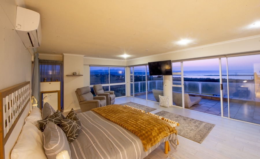 9 Bedroom Property for Sale in Poortjies Western Cape